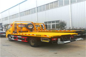 海淀附近拖车救援搭电